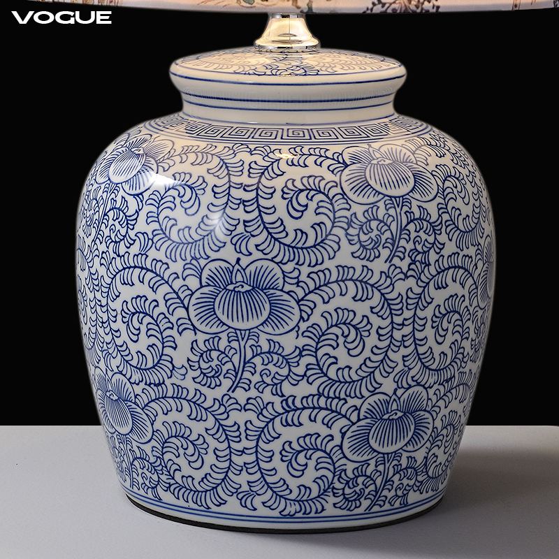 青瓷 产品实拍图3（渥古 VOGUE LIGHTING 新中式灯具）